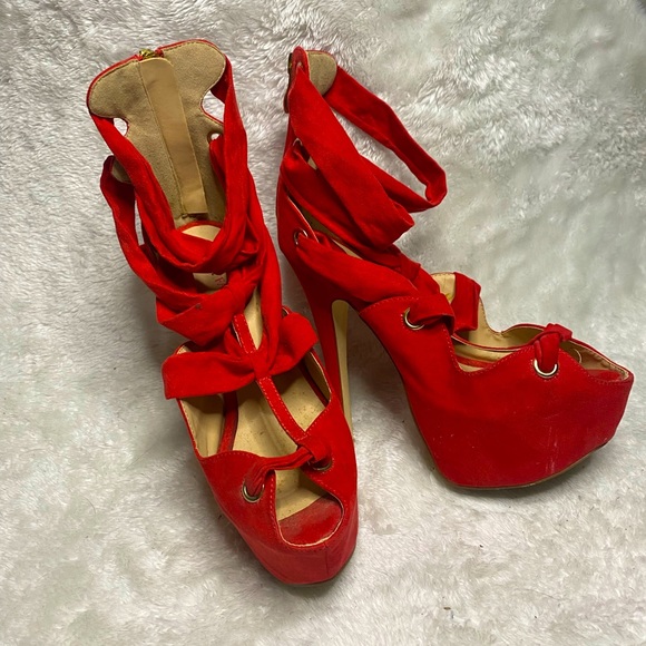 Heels - Picture 1 of 2